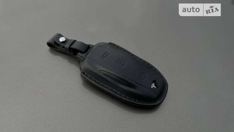 Лифтбек Tesla Model S 2016 в Хусте