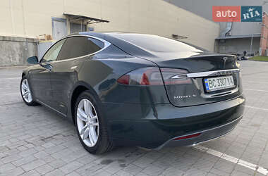 Лифтбек Tesla Model S 2014 в 