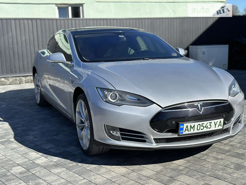 Лифтбек Tesla Model S 2013 в Рогатине