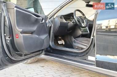 Лифтбек Tesla Model S 2013 в 