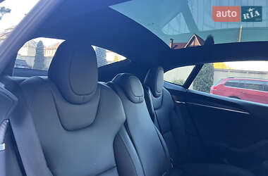 Лифтбек Tesla Model S 2021 в Днепре