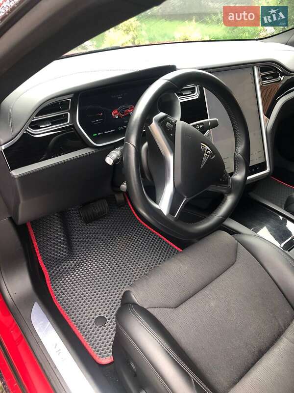 Лифтбек Tesla Model S 2017 в Тернополе