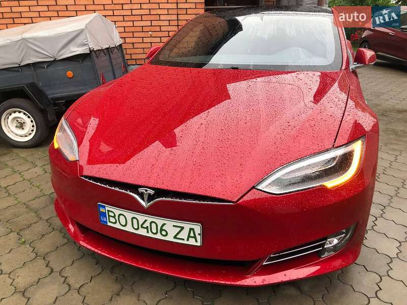 Лифтбек Tesla Model S 2017 в Тернополе