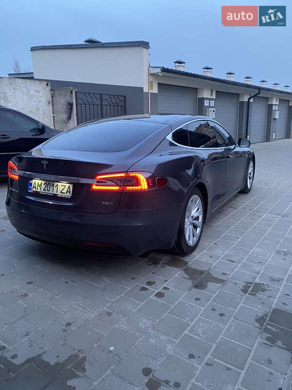 Лифтбек Tesla Model S 2016 в Житомире