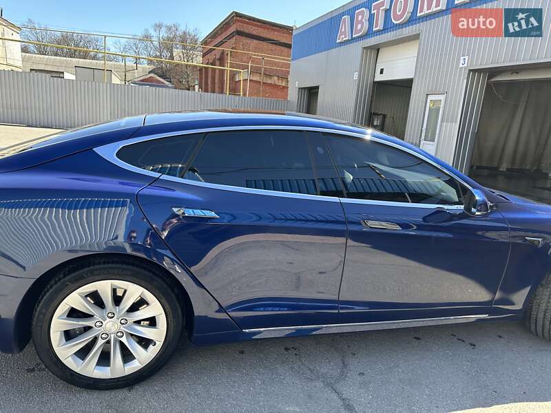 Лифтбек Tesla Model S 2017 в Кропивницком фото 3 Лифтбек Tesla Model S 2017 в Кропивницком