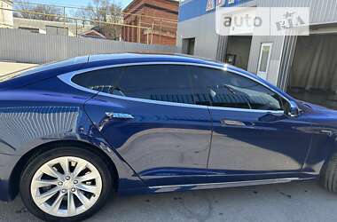 Лифтбек Tesla Model S 2017 в Кропивницком