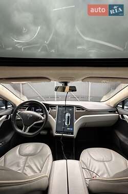 Лифтбек Tesla Model S 2013 в Черновцах