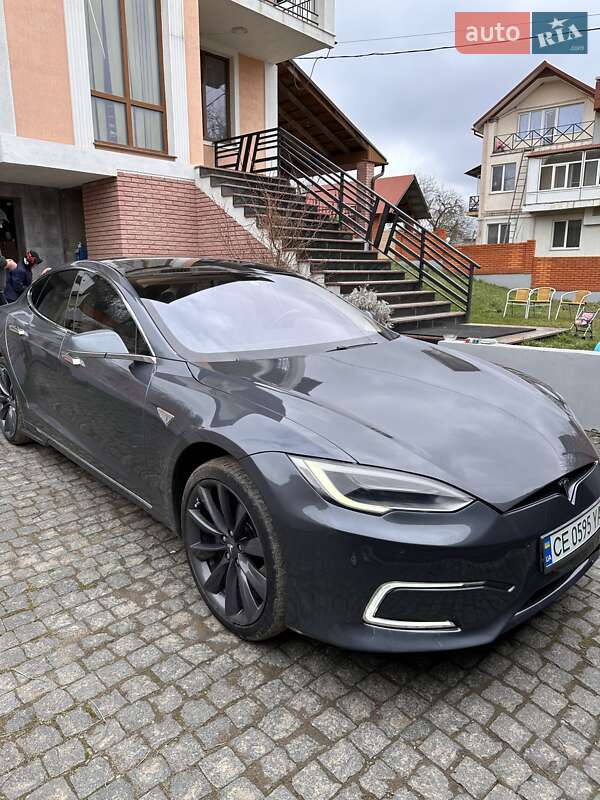 Лифтбек Tesla Model S 2013 в Черновцах