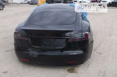 Ліфтбек Tesla Model S 2017 в Ніжині