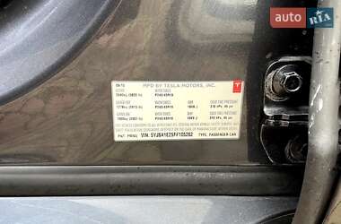 Лифтбек Tesla Model S 2015 в Львове