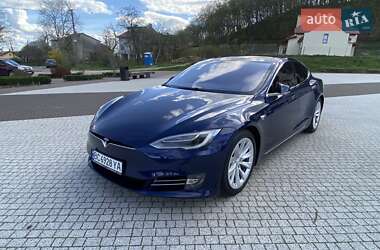 Лифтбек Tesla Model S 2016 в Львове