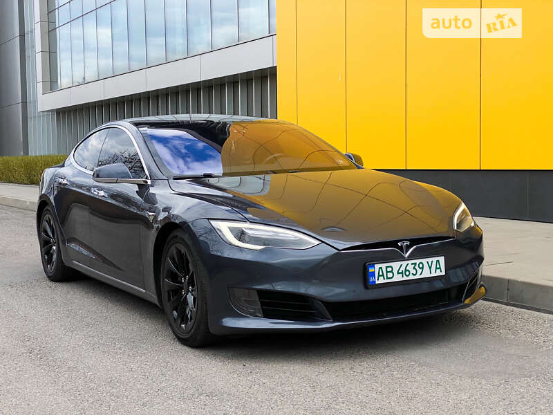 Tesla Model S 2017