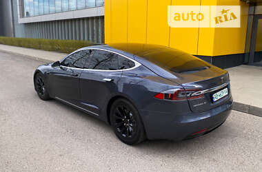 Лифтбек Tesla Model S 2017 в 
