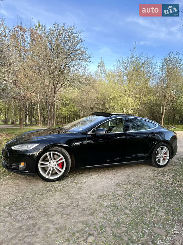 Лифтбек Tesla Model S 2015 в Ивано-Франковске фото 4 Лифтбек Tesla Model S 2015 в Ивано-Франковске