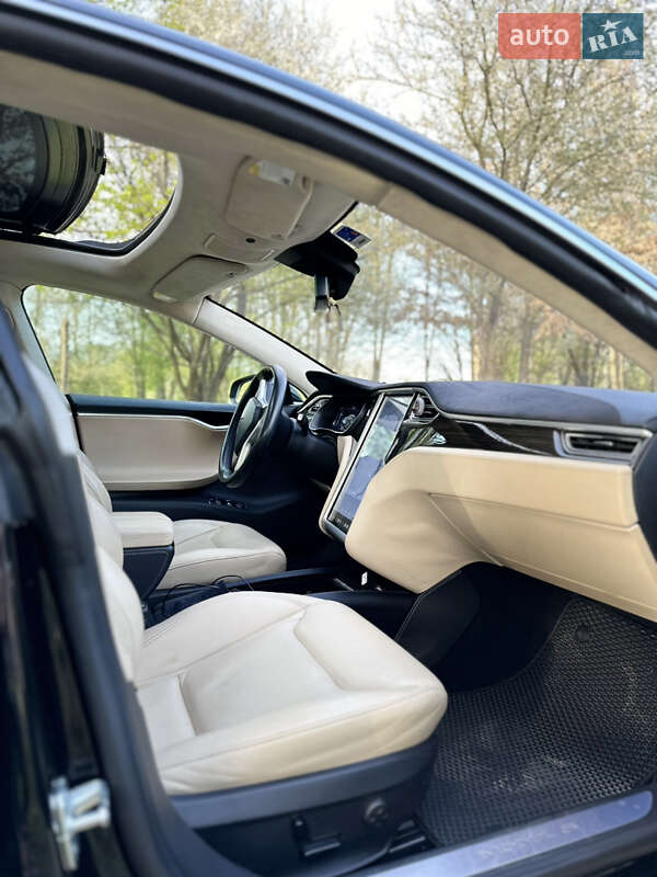 Лифтбек Tesla Model S 2015 в Ивано-Франковске фото 20 Лифтбек Tesla Model S 2015 в Ивано-Франковске