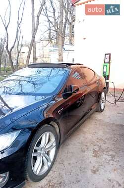 Лифтбек Tesla Model S 2015 в Киеве