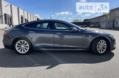 Лифтбек Tesla Model S 2018 в Буче