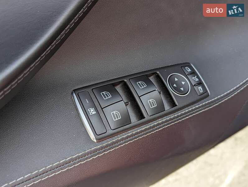Ліфтбек Tesla Model S 2015 в Києві