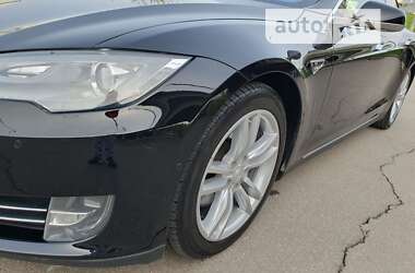 Лифтбек Tesla Model S 2015 в Киеве