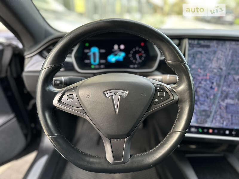Ліфтбек Tesla Model S 2018 в Львові