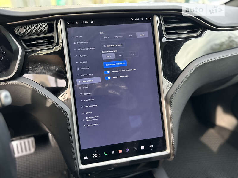 Ліфтбек Tesla Model S 2018 в Львові