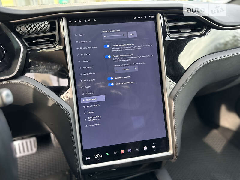 Ліфтбек Tesla Model S 2018 в Львові