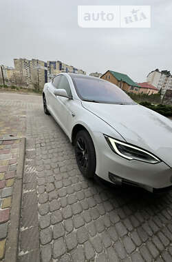 Ліфтбек Tesla Model S 2019 в Львові