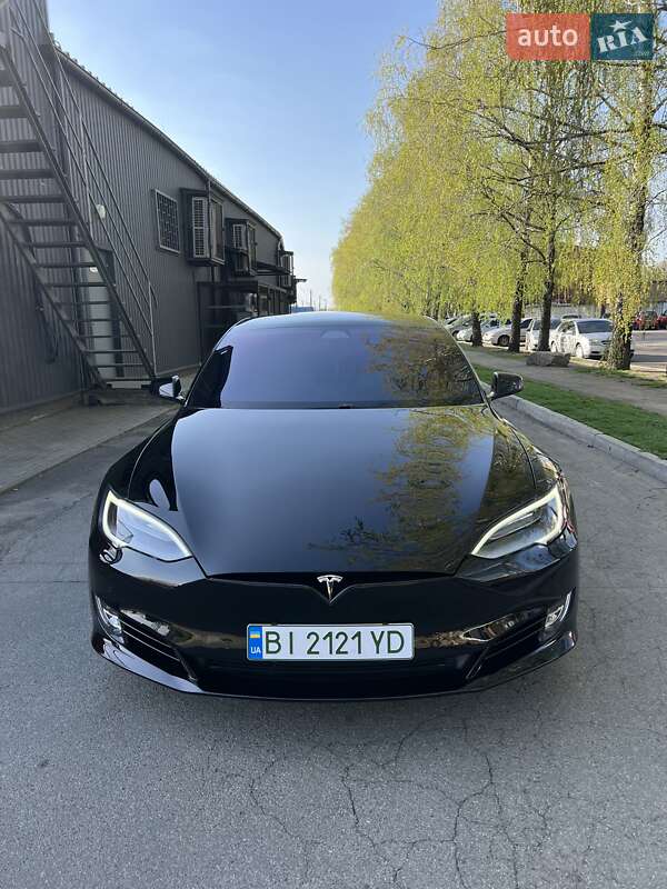 Tesla Model S 2020