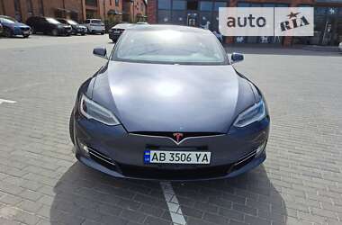 Лифтбек Tesla Model S 2017 в Виннице