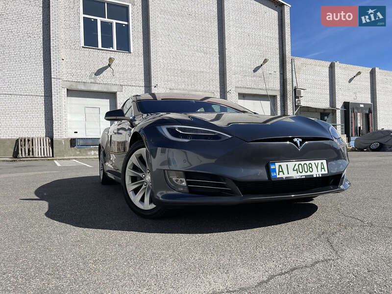 Лифтбек Tesla Model S 2018 в Буче