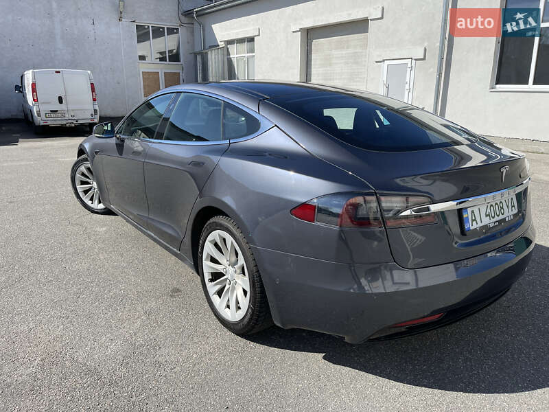 Лифтбек Tesla Model S 2018 в Буче