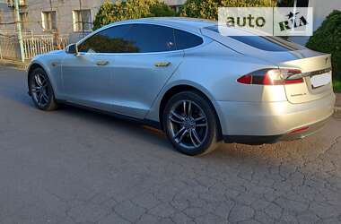 Ліфтбек Tesla Model S 2013 в Кривому Розі