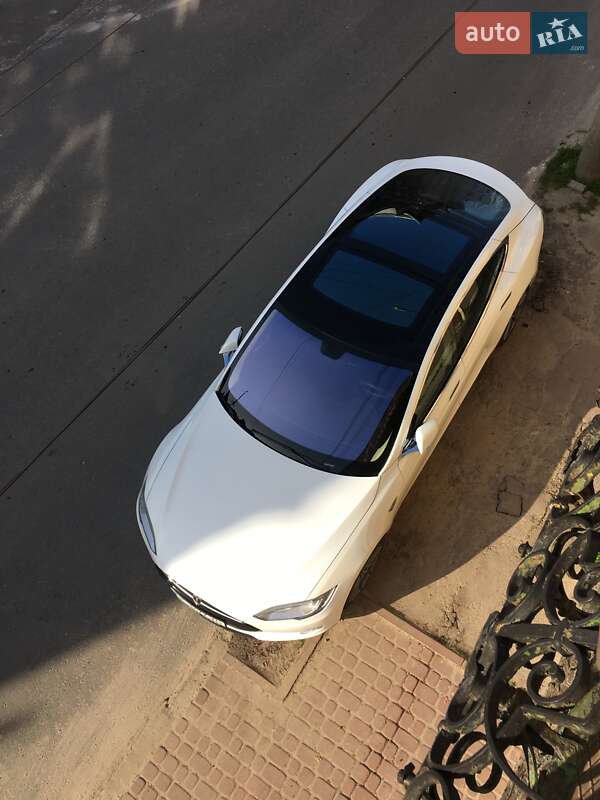 Ліфтбек Tesla Model S 2014 в Перемишлянах фото 25 Ліфтбек Tesla Model S 2014 в Перемишлянах