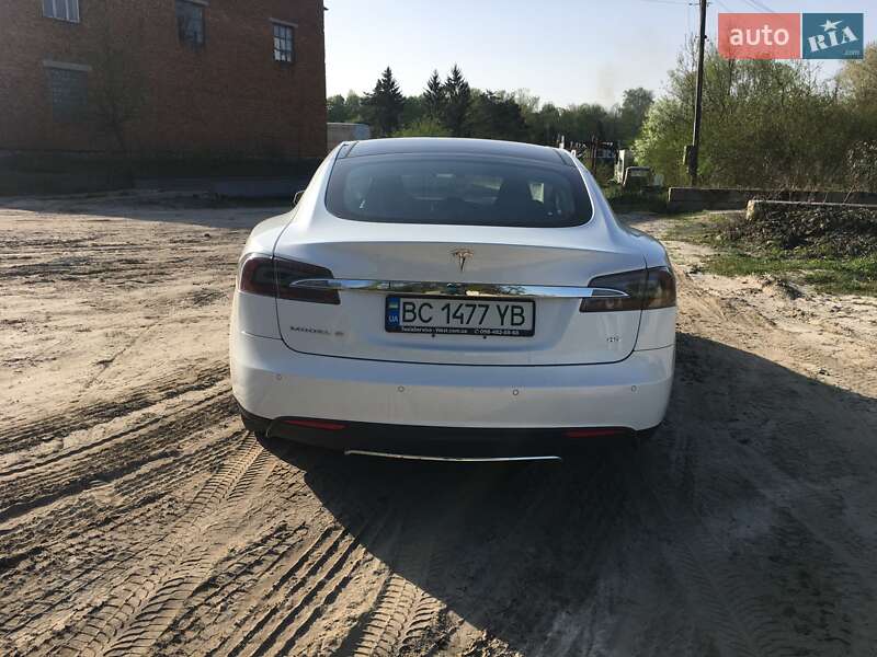Ліфтбек Tesla Model S 2014 в Перемишлянах фото 5 Ліфтбек Tesla Model S 2014 в Перемишлянах