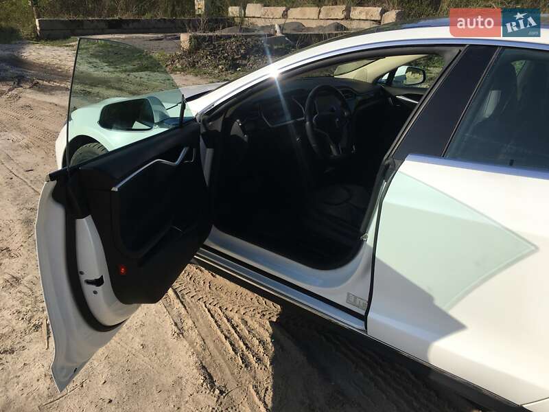 Ліфтбек Tesla Model S 2014 в Перемишлянах фото 13 Ліфтбек Tesla Model S 2014 в Перемишлянах