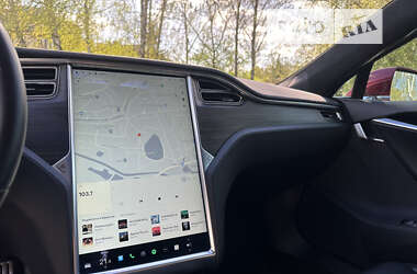 Лифтбек Tesla Model S 2015 в Ровно