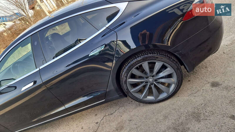 Лифтбек Tesla Model S 2019 в Киеве