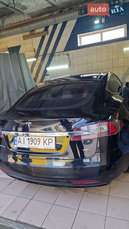 Лифтбек Tesla Model S 2019 в Киеве