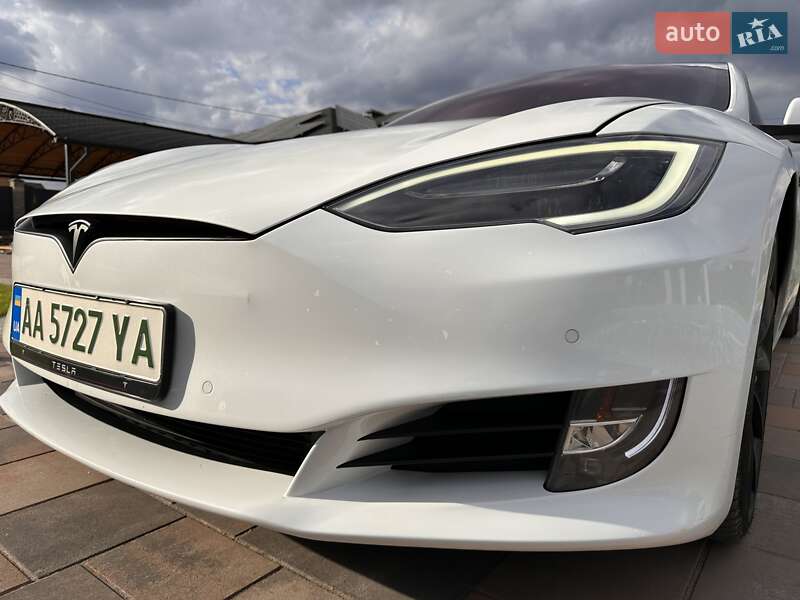 Ліфтбек Tesla Model S 2017 в Борисполі