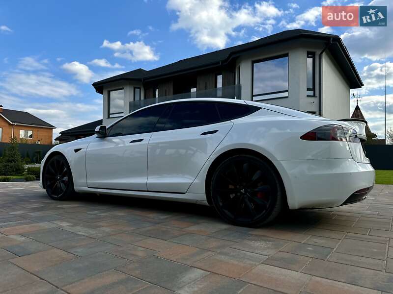 Ліфтбек Tesla Model S 2017 в Борисполі