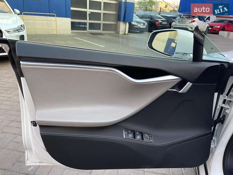 Лифтбек Tesla Model S 2015 в Одессе