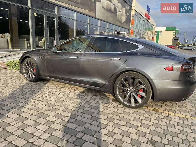Лифтбек Tesla Model S 2017 в Хмельницком фото 7 Лифтбек Tesla Model S 2017 в Хмельницком