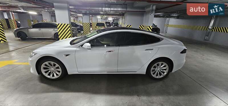 Ліфтбек Tesla Model S 2018 в Харкові
