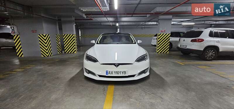 Ліфтбек Tesla Model S 2018 в Харкові