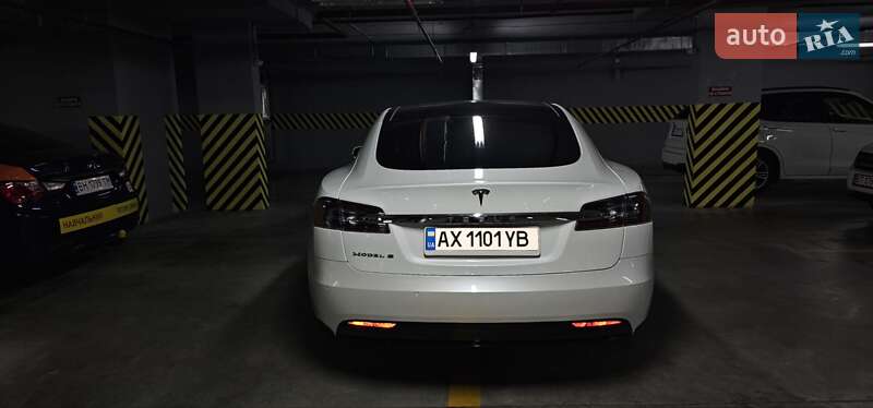 Ліфтбек Tesla Model S 2018 в Харкові