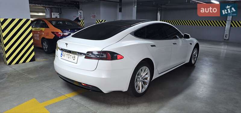 Ліфтбек Tesla Model S 2018 в Харкові