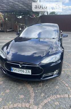 Лифтбек Tesla Model S 2014 в Коростышеве