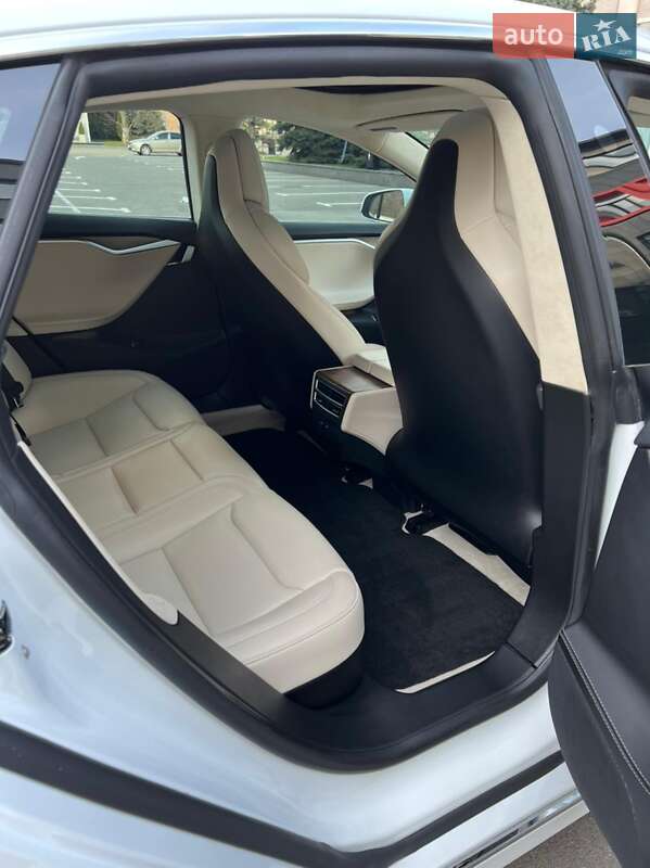 Ліфтбек Tesla Model S 2018 в Києві фото 12 Ліфтбек Tesla Model S 2018 в Києві