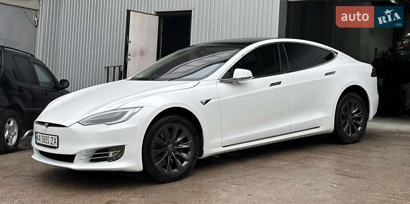 Ліфтбек Tesla Model S 2018 в Києві