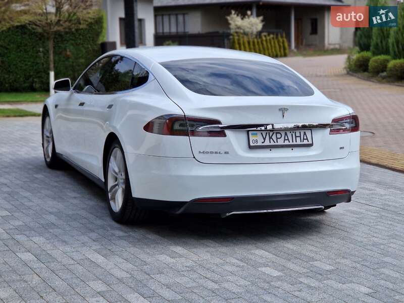 Лифтбек Tesla Model S 2013 в Киеве фото 5 Лифтбек Tesla Model S 2013 в Киеве